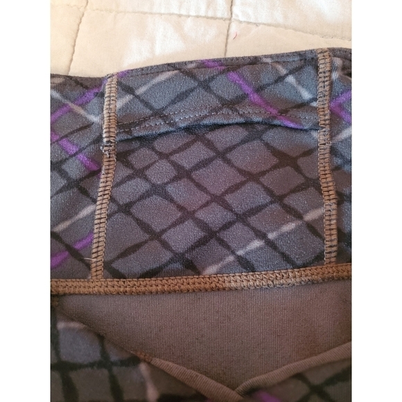*SOLD* Athleta Gray Purple Plaid Capri Leggings - Picture 5 of 9
